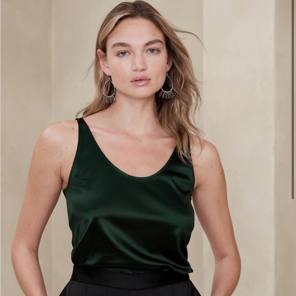 BANANA REPUBLIC SATIN TANK TOP